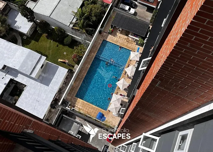 Luxury King Suites - Free Pool, Gym & Parking - Buen Rollo Escapes