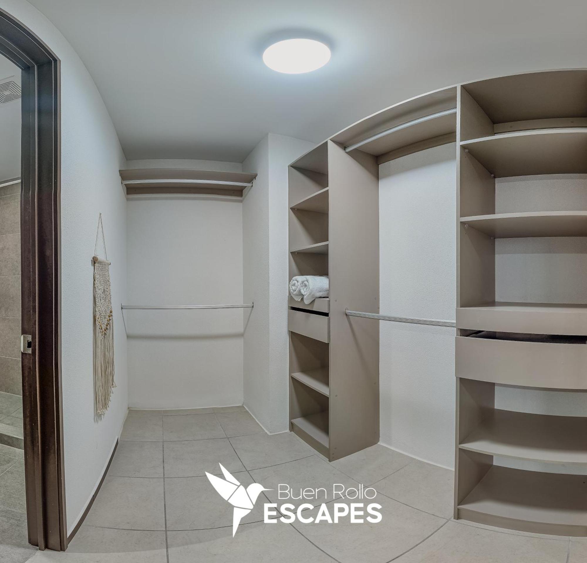 Luxury King - Free Pool, Gym & Parking - Buen Rollo Escapes Appartamento *