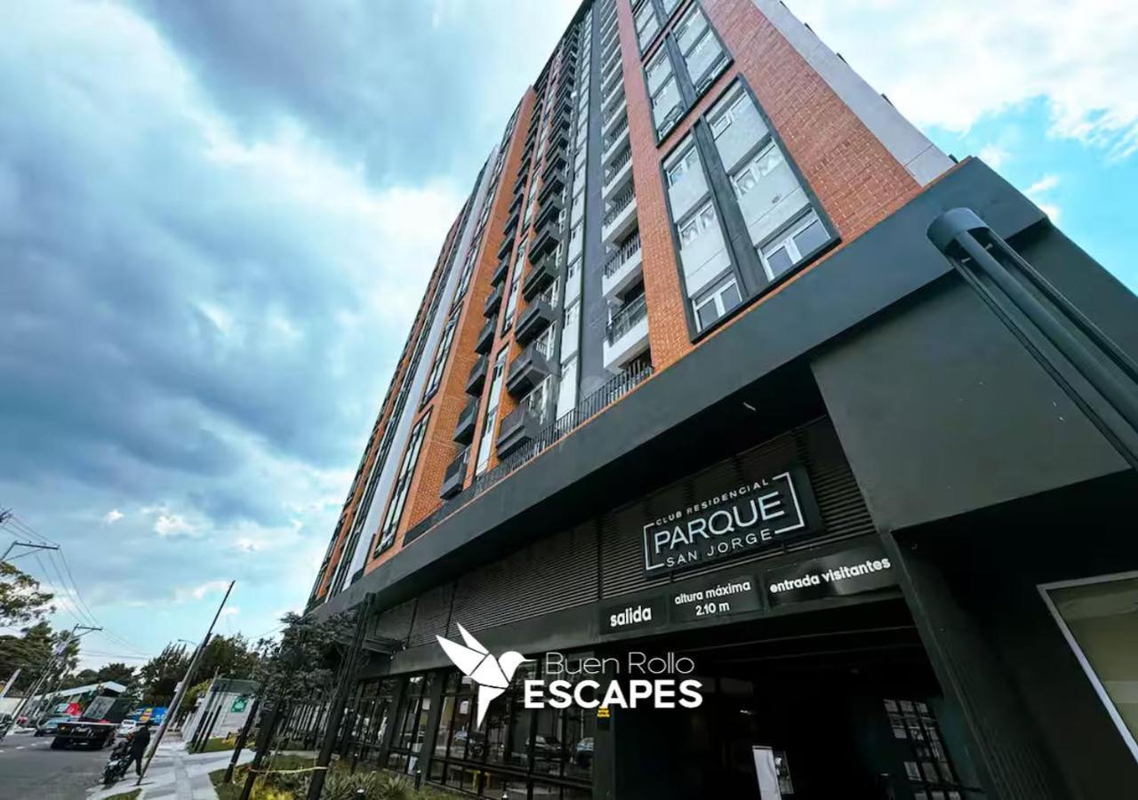 Luxury King - Free Pool, Gym & Parking - Buen Rollo Escapes